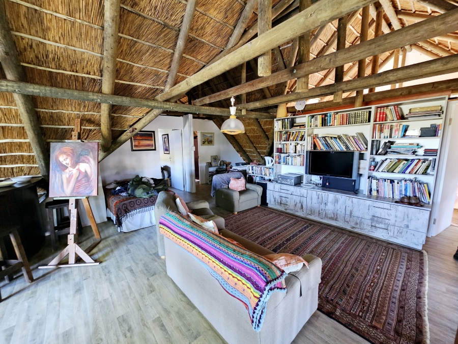 5 Bedroom Property for Sale in Stilbaai Oos Western Cape
